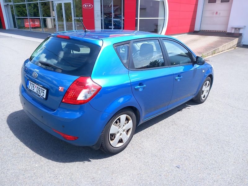 Kia Ceed (2011) - fotka 5 z 9