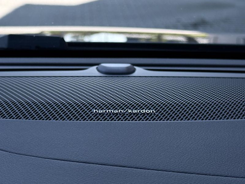 Volvo V60 T8 AWD ULTRA DARK // 335 kW - fotka 48 z 57