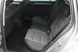 Volkswagen Passat 2,0 TDI 110 KW DSG Business Zá - náhled 14