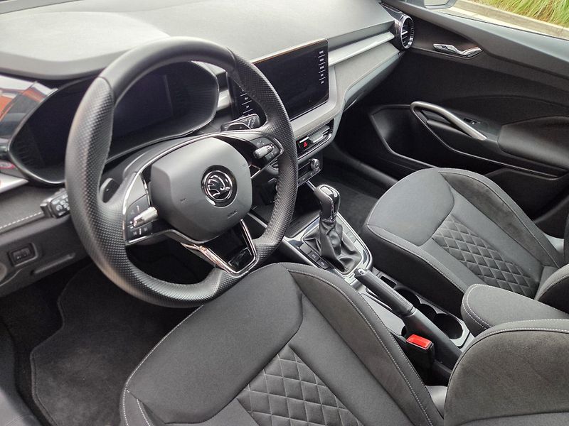 Škoda Fabia (2023) 1.0 TSI DSG - fotka 7 z 10