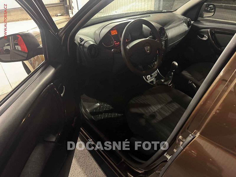Dacia Duster (2011) 1.6i 4x4, ČR, AC, tažné - fotka 3 z 3