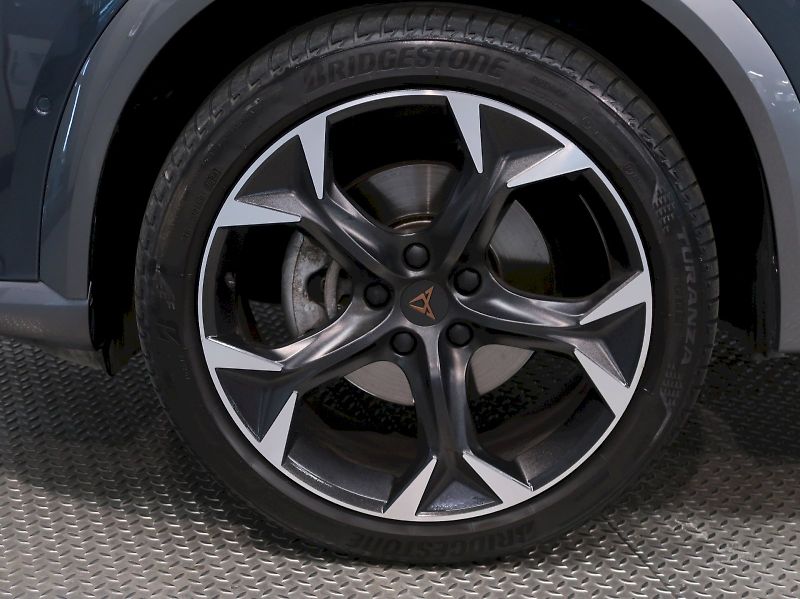 Cupra Formentor (2023) 2.0TSI 140KW 4x4 DSG TAŽNÉ - fotka 12 z 49