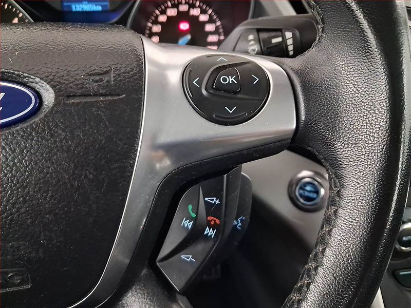 Ford C-MAX (2011) Comfort 1.6 TDCi, Navi - fotka 16 z 19