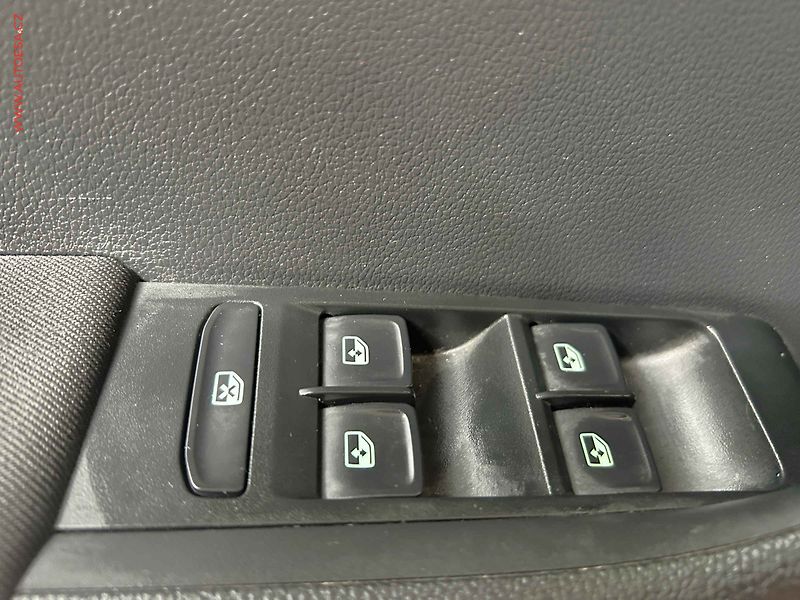 Škoda Fabia (2019) 1.0 TSI, ČR, LED, autoAC - fotka 11 z 15