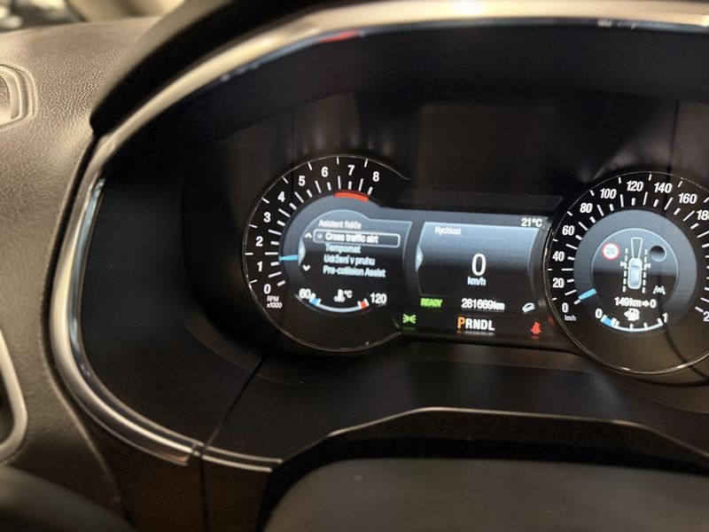 Ford S-MAX (2023) 2.5 Hybrid,REZERVOVÁNO - fotka 31 z 46