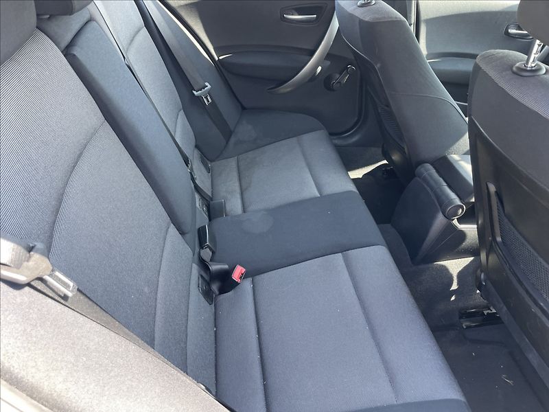 BMW Řada 1 1,6 i 85kw Klimatronic, Výhřev - fotka 10 z 31