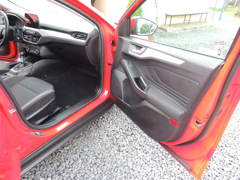 Ford Focus (2020) Combi 1.0i,92kw,ČR,1.majitel - fotka 13 z 44