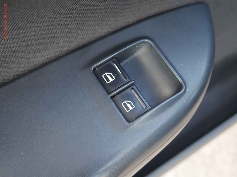 Škoda Octavia (2011) 1.2 TSI, ČR, AC - fotka 15 z 17