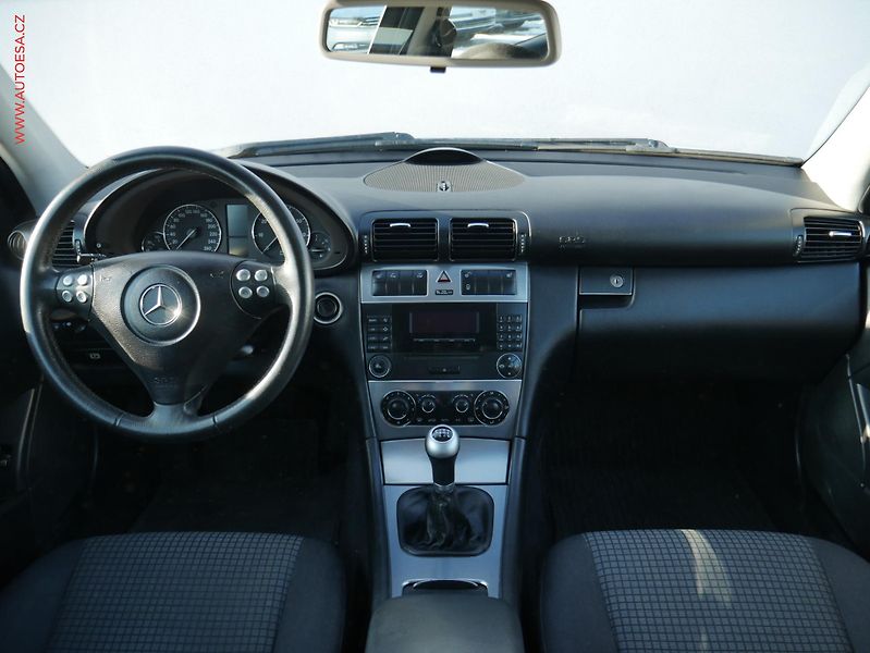 Mercedes-Benz Třídy C (2007) 1.8 i, autoAC - fotka 8 z 21