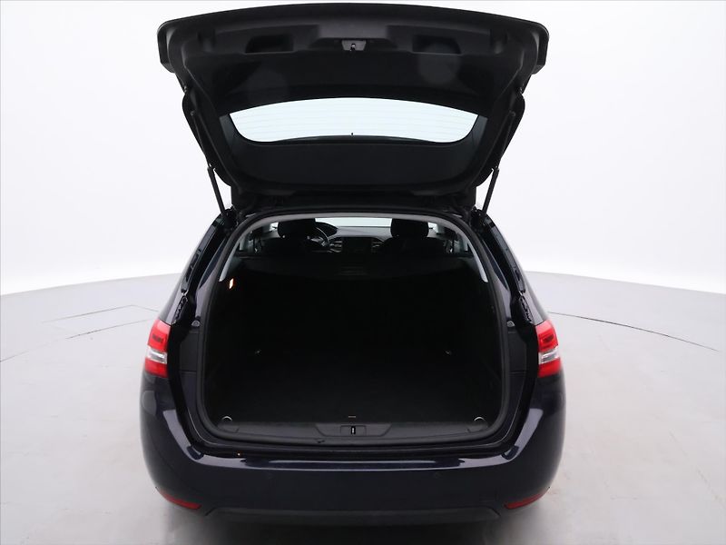 Peugeot 308 SW 1,6 HDI  Aut.klima - fotka 9 z 27