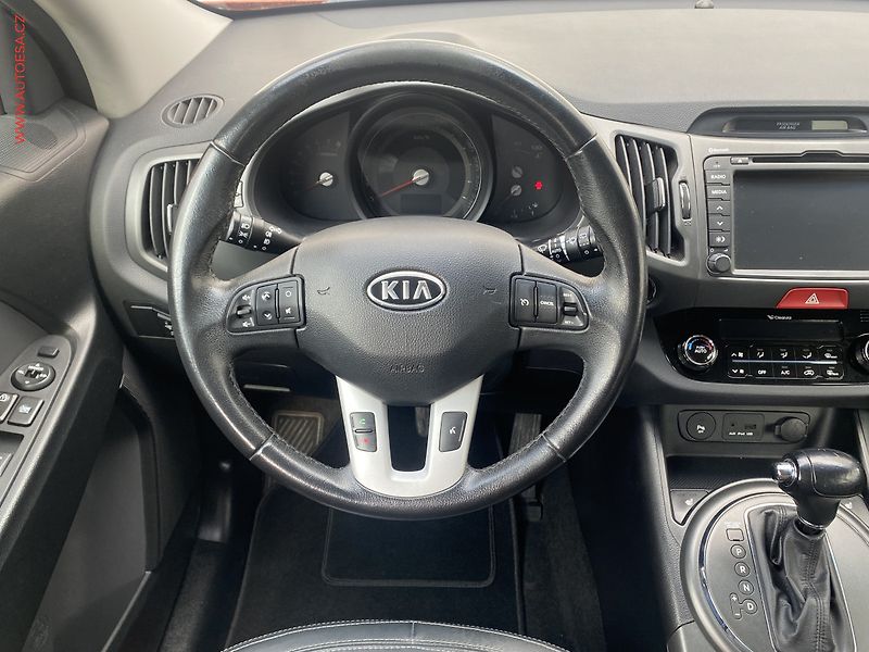 Kia Sportage (2011) 2.0 GDi, Spirit, AT, xenon - fotka 11 z 16