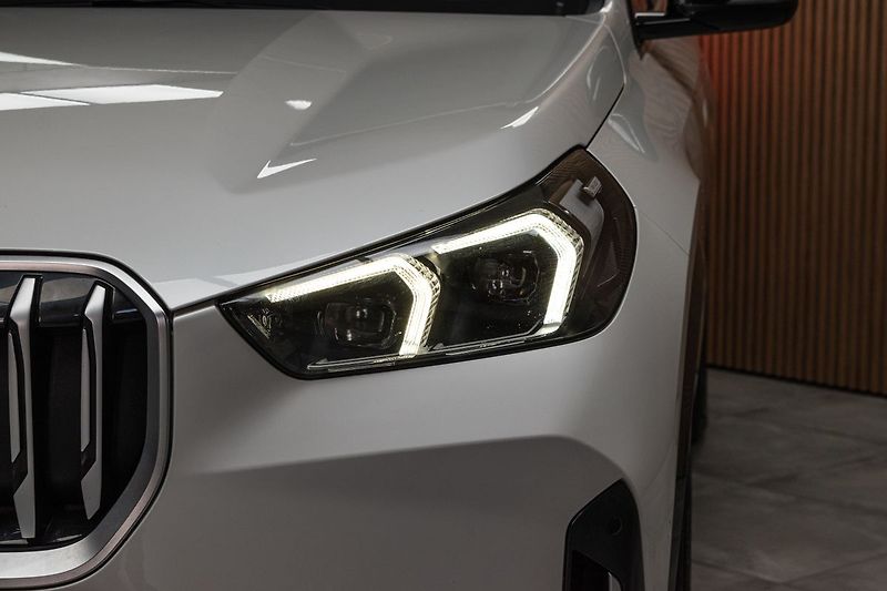 BMW X1 xDrive23d TAŽNÉ*2xKOLA*DPH*ČR* - fotka 41 z 46