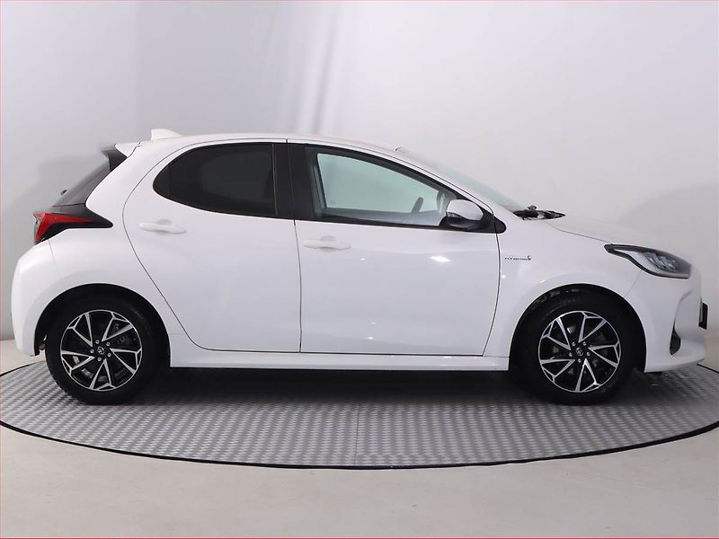 Toyota Yaris (2021) Style 1.5 Hybrid, Automat - fotka 6 z 21