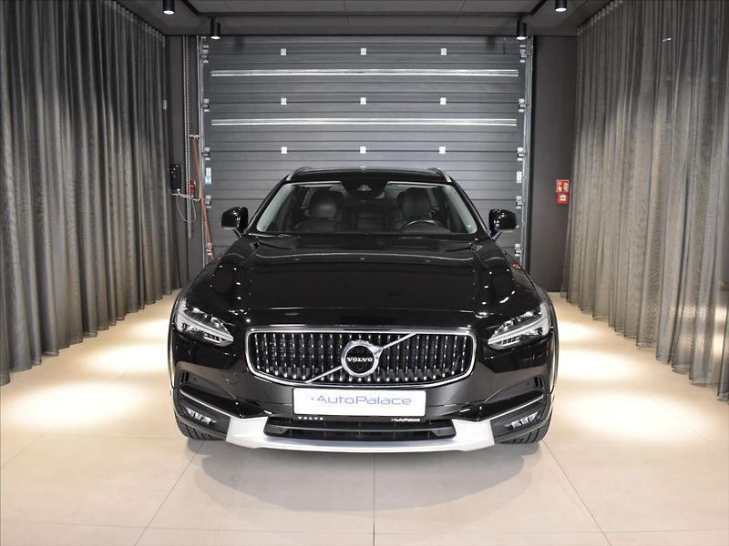 Volvo V90 2,0 CC D5 PRO Bezklíč,Tažný - fotka 6 z 26
