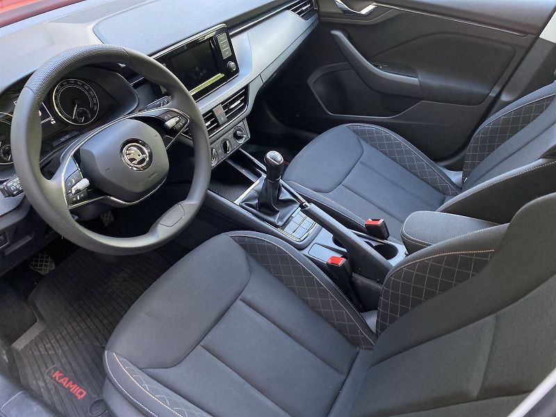 Škoda Kamiq (2023) 1.0 TSI Ambition - fotka 8 z 32