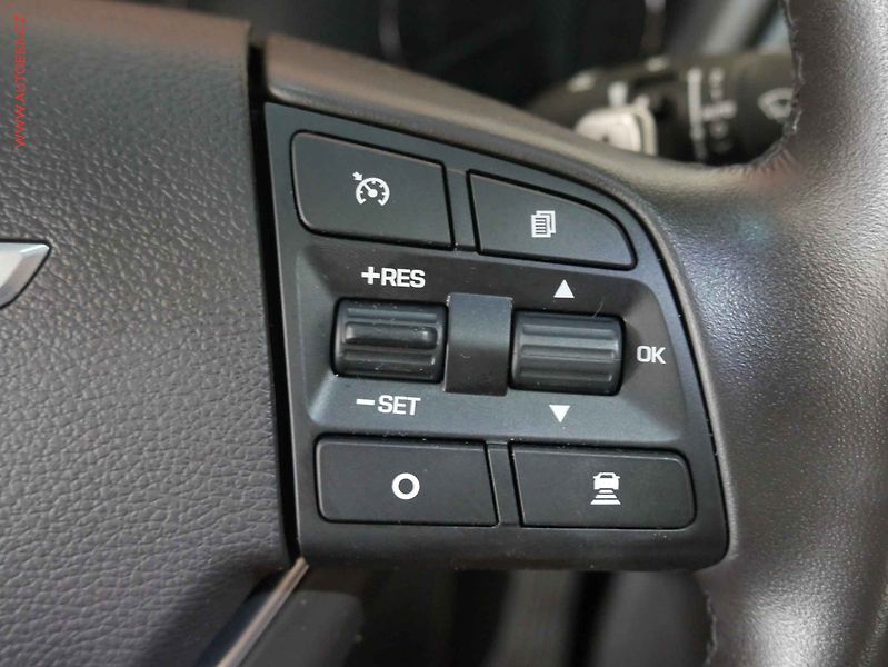 Hyundai Genesis (2017) 3.8 GDI V6 4x4, ČR, Bixen - fotka 16 z 32