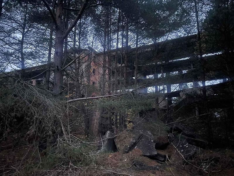 Komplex Prora lemuje překrásná a liduprázdná pláž.