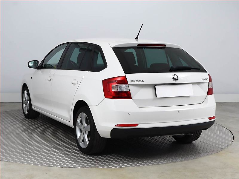 Škoda Rapid (2015) Spaceback 1.2 TSI, Tempomat - fotka 4 z 17