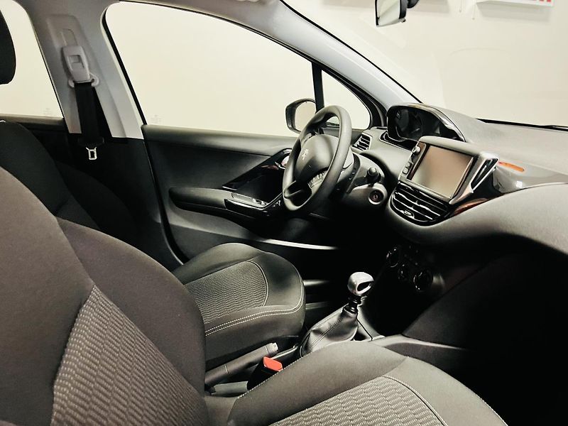 Peugeot 208 (2019) Active 1.5 Bluehdi 1 MAJ ČR - fotka 20 z 25