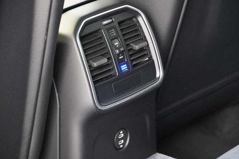 Porsche Macan 2.0TSI,1.MAJ,ČR,DPH,ACC,Kamera - fotka 18 z 28