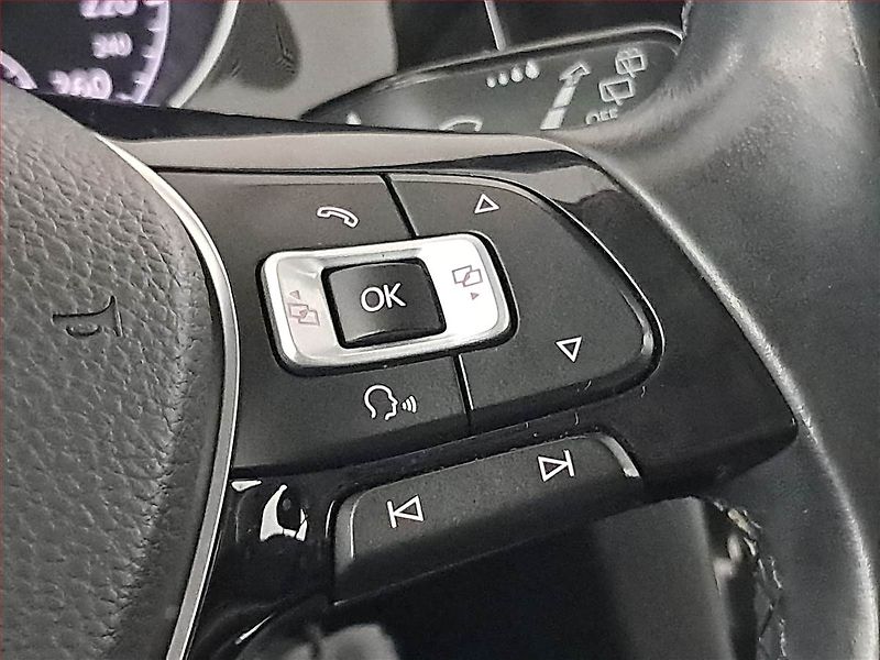 Volkswagen Golf (2017) 1.4 TSI, Tempomat - fotka 15 z 18