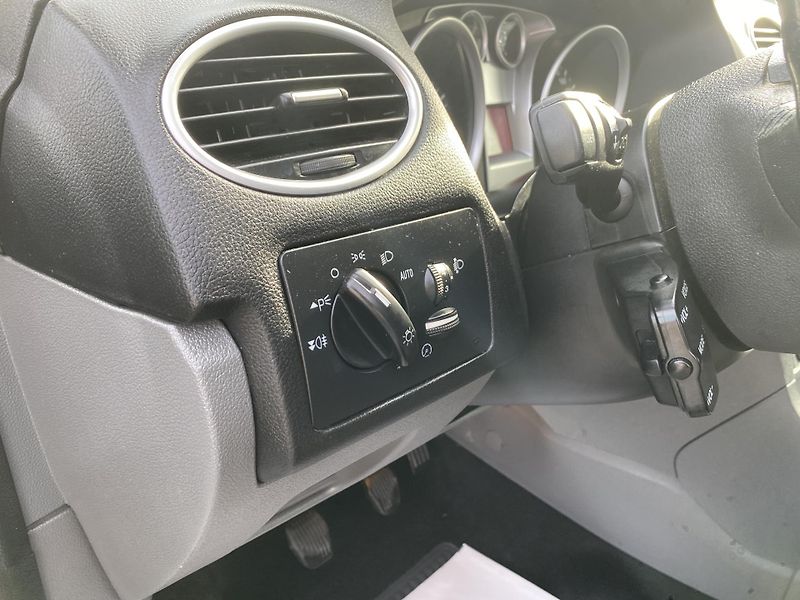 Ford Focus 2.0i 145PS LPG FORD COMBI TOP! - fotka 153 z 170