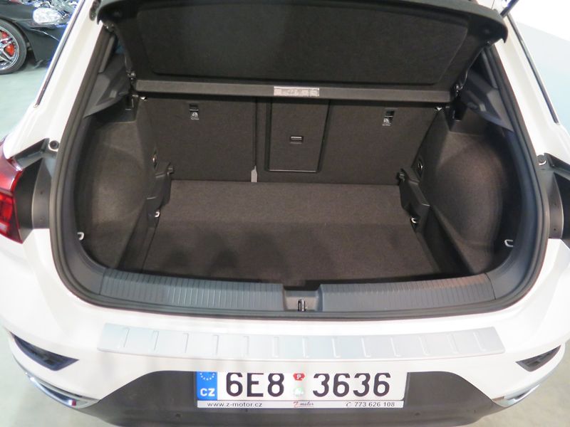 Volkswagen T-Roc (2020) 1.5TSI,klima,výhřev,2xkola - fotka 22 z 30