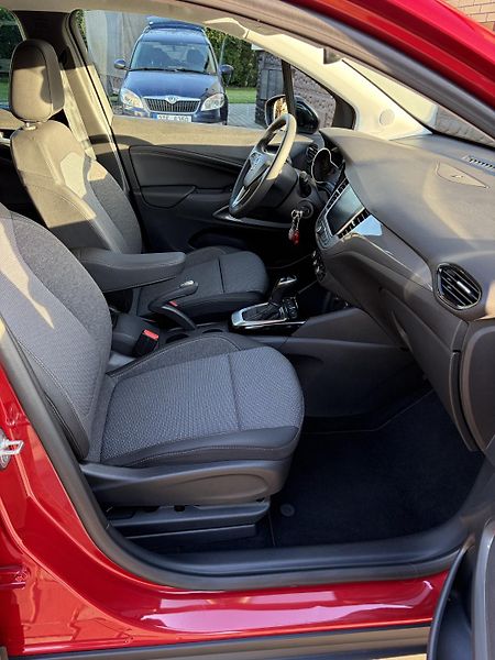 Opel Crossland X (2024) 1.2 Turbo 130 k AT | TOP stav - fotka 8 z 13