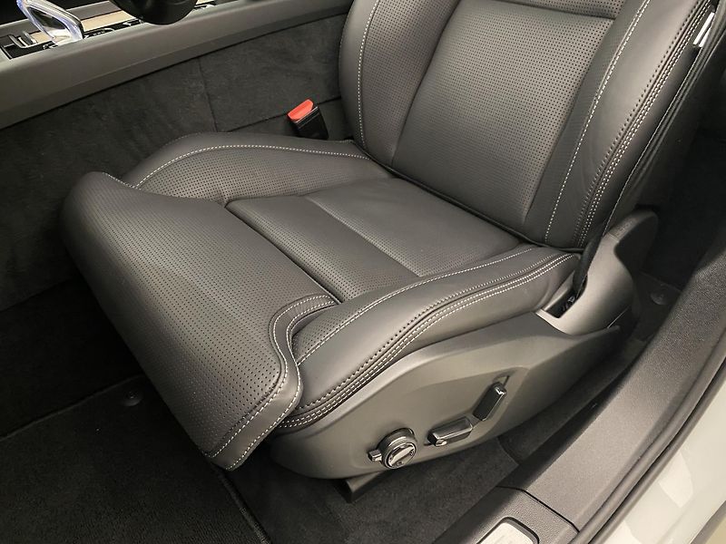 Volvo XC60 T6 AWD RECHARGE DARK PLUS CZ - fotka 25 z 67