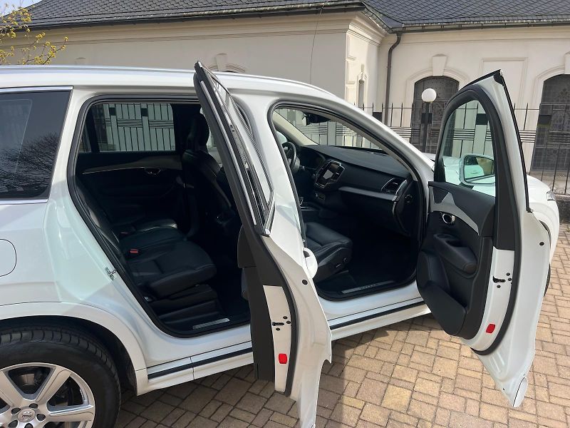 Volvo XC90 Momentum B5 2.0d / DPH / - fotka 12 z 18