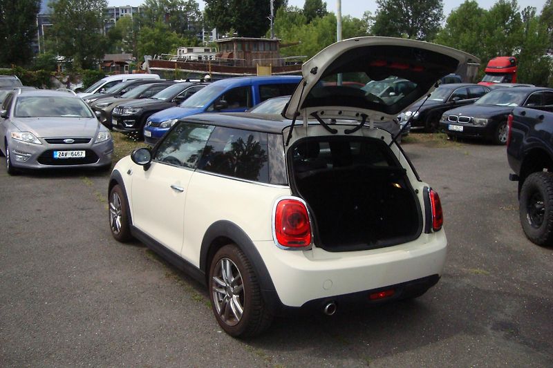 Mini Cooper (2017) 1.5 D, AUTOMAT - fotka 12 z 66