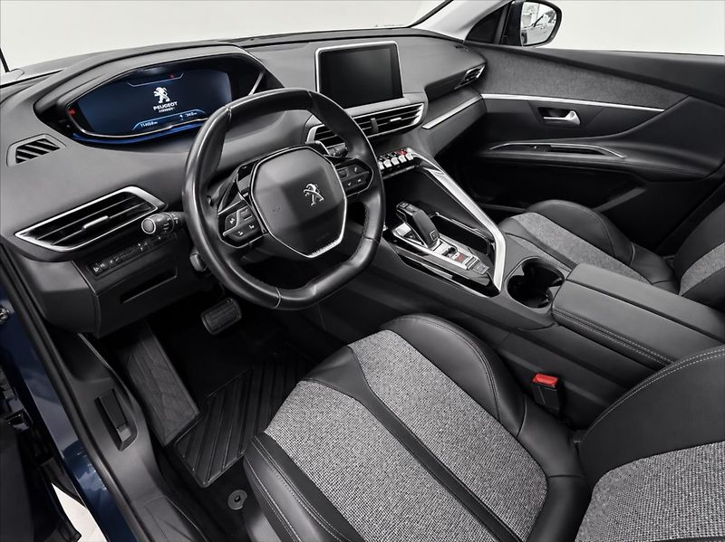 Peugeot 5008 1,6 7 míst/Tažné/Aut/Navi - fotka 9 z 18