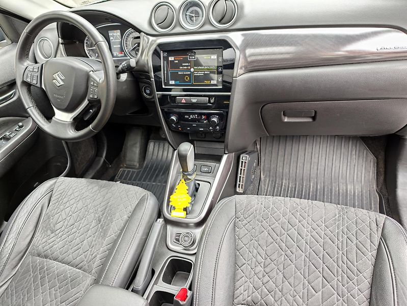 Suzuki Vitara 1,4T Aut. Elegance 4x4 - fotka 17 z 30