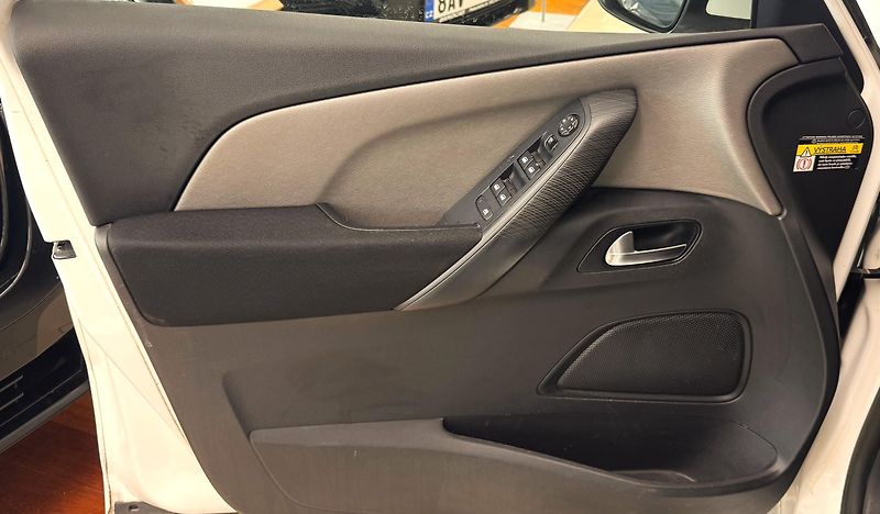 Citroën Grand C4 Picasso 1.6 HDI,Intensive ,ČR, 7 míst - fotka 9 z 29