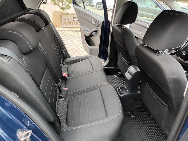 Škoda Fabia 1,0 TSI,81KW,DIGIKLIMA,TEMPOMA - fotka 19 z 35