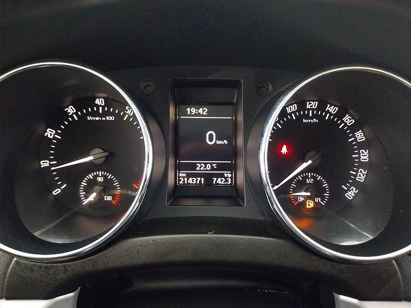 Škoda Yeti (2010) Ambition 1.2 TSI, Tempomat - fotka 11 z 17