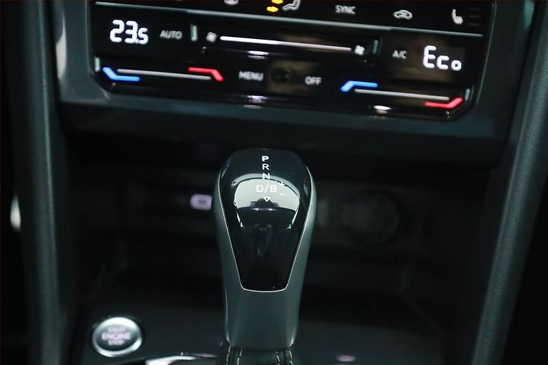 Volkswagen Tiguan (2022) R-Line 1.4 TSI eHybrid - fotka 14 z 20