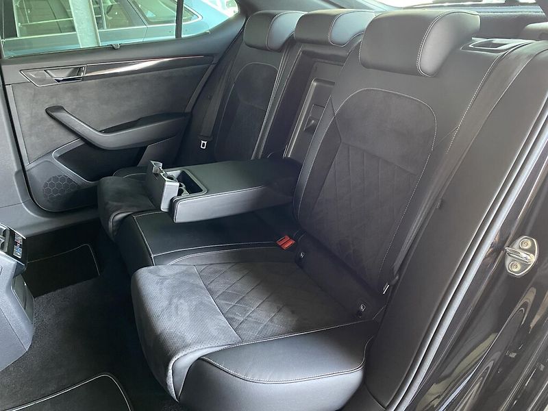 Škoda Superb 2.0 TSI 200 kW 4x4 DSG - fotka 24 z 30