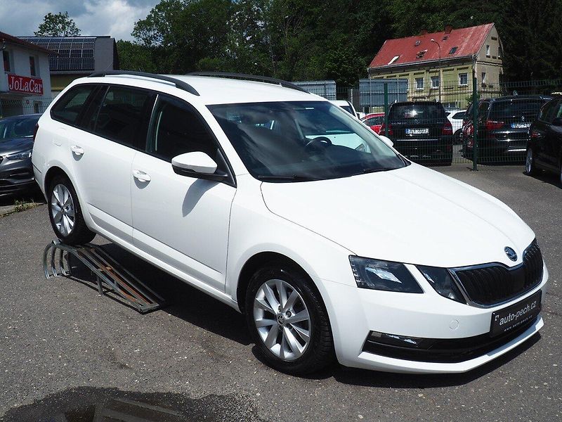 Škoda Octavia (2017) 1.6 TDI Ambiente, Navi - fotka 5 z 35