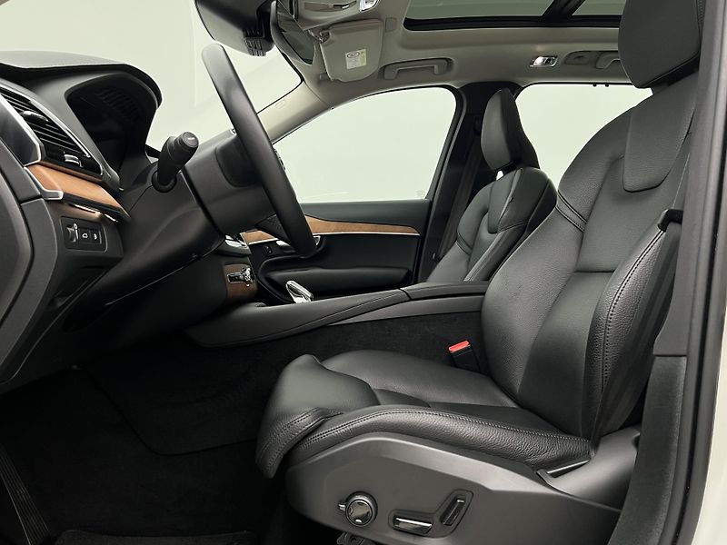 Volvo XC90 T8 AWD INSCRIPTION 7 MÍST AUT - fotka 3 z 49