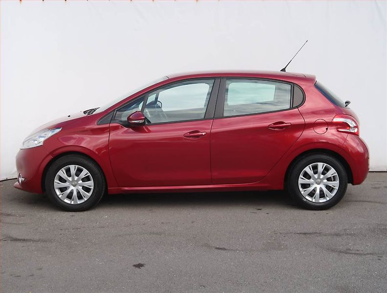 Peugeot 208 (2012) 1.2 PureTech, Serv.kniha - fotka 3 z 17