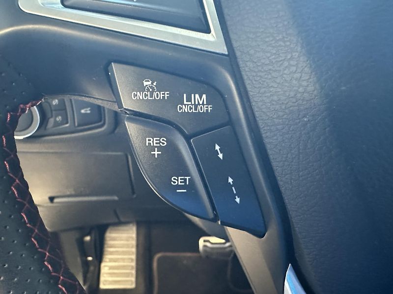 Ford S-MAX ST-Line 2.0 EcoBlue 190k aut.  - fotka 16 z 34