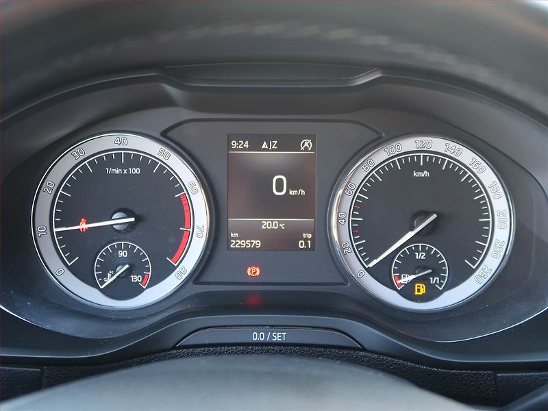 Škoda Karoq (2019) Style 1.0 TSI, Navi, Tempomat - fotka 11 z 17