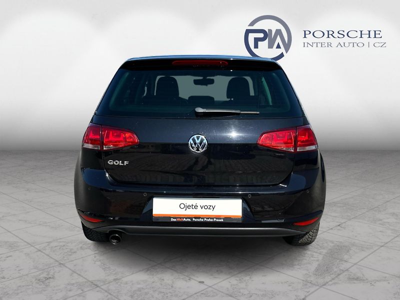 Volkswagen Golf Comfortline 1.6 TDI 77kW - fotka 5 z 21