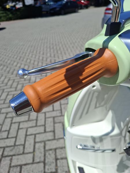 Peugeot Django 125 (2026) Hot Color Pistachio  - fotka 13 z 13