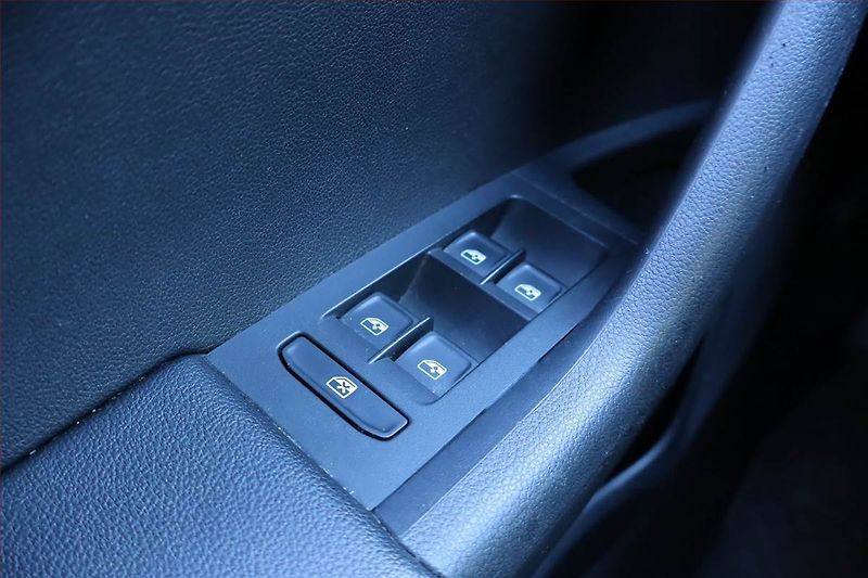 Škoda Octavia (2019) 1.6 TDI, Tempomat - fotka 18 z 18
