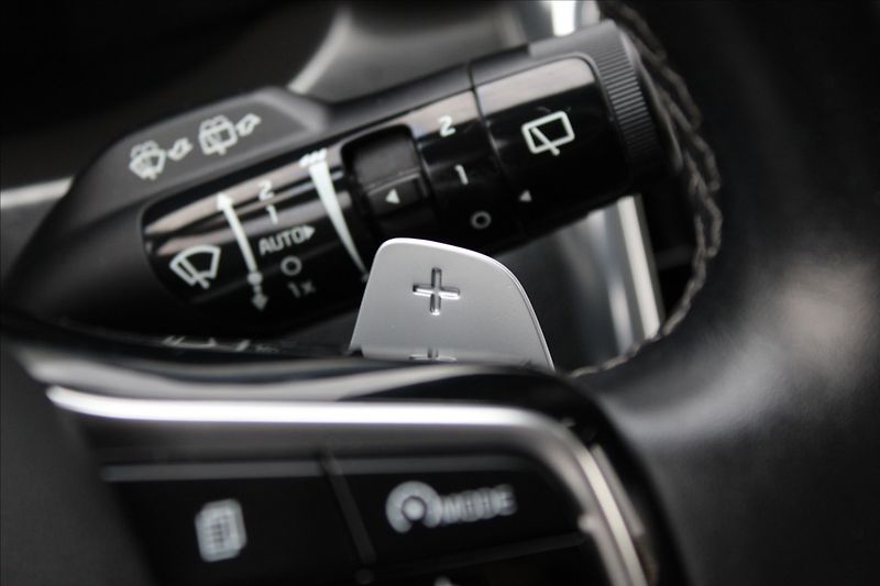 Kia Sorento 1,6 HEV  ČR,4x4,A/T,DPH,TOP - fotka 26 z 49
