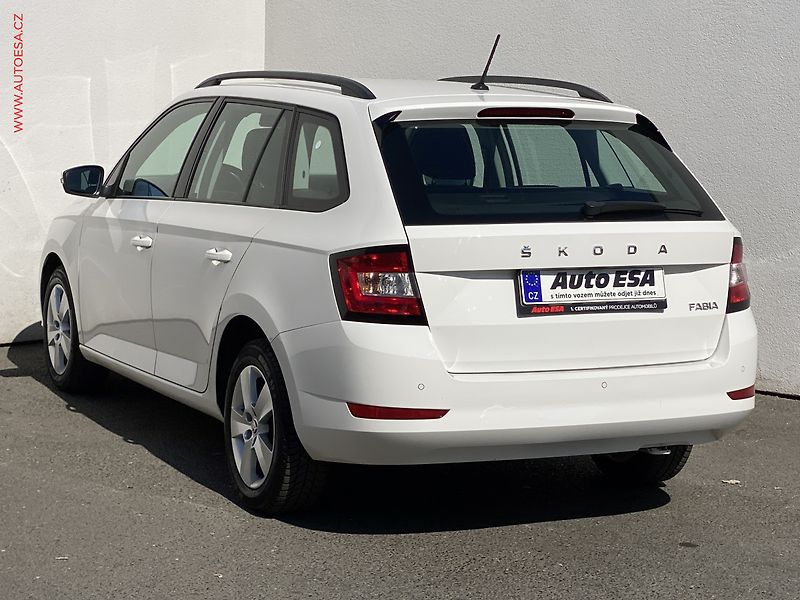 Škoda Fabia (2020) 1.0 TSi, 2.maj,ČR, Ambition - fotka 6 z 16