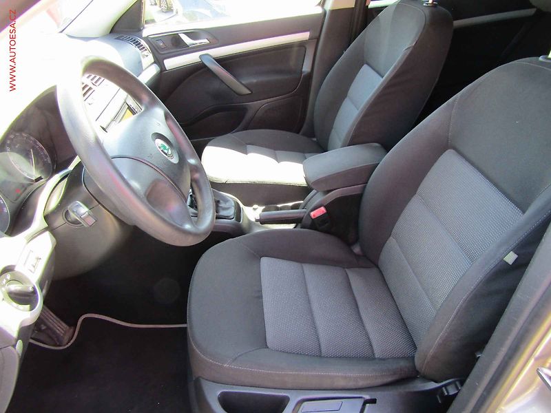 Škoda Octavia (2007) 2.0 FSi, AC - fotka 8 z 17