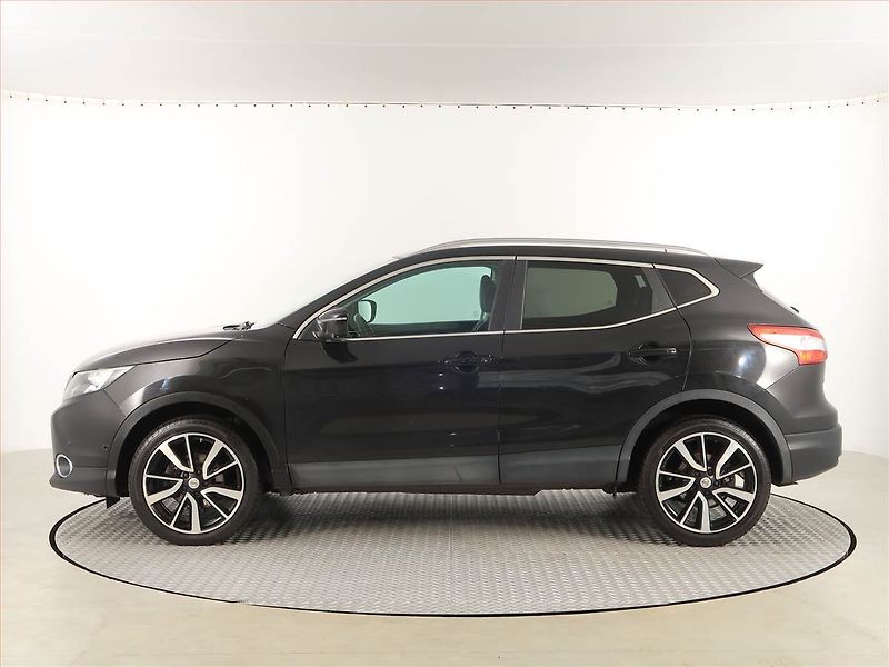 Nissan Qashqai (2017) 1.5 dCi, Navi, Xenony - fotka 3 z 17